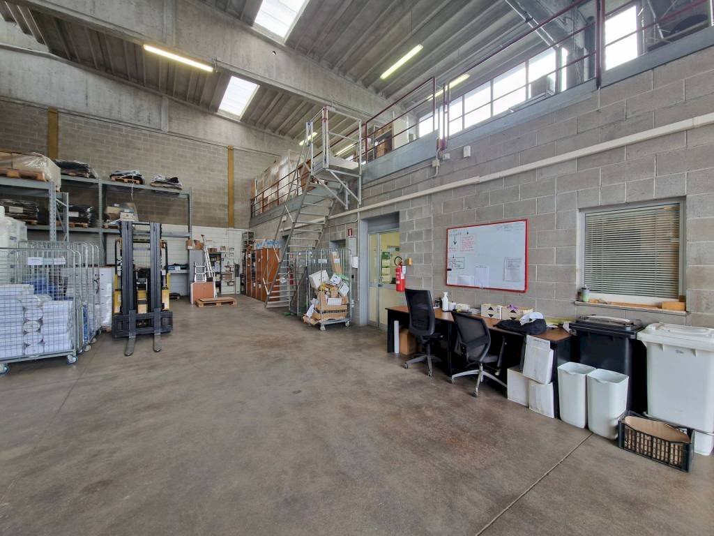 Magazzino - Shed strada Provinciale San Pietro all' Olmo-Rho, Cornaredo - photo 3