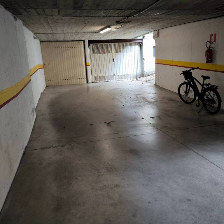 Posto macchina - Box via Giovanni Gavazzeni, Sondrio - foto 1