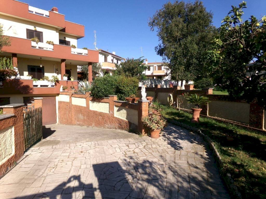 Giardino - Villa viale delle Cerase Marine, Anzio - foto 2