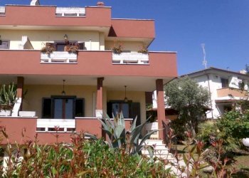 Facciata - Villa viale delle Cerase Marine, 5, Anzio - foto 4