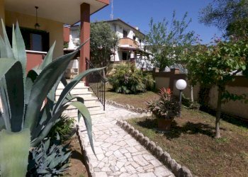 Giardino - Villa viale delle Cerase Marine, 5, Anzio - foto 9