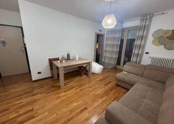 Salone - Three-room apartment via Ermanno Pirè, 3, Bari - photo 2