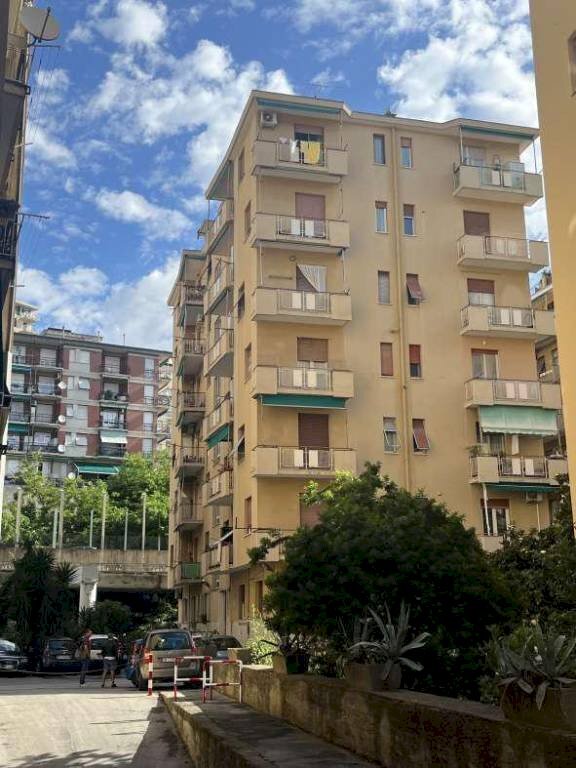 Facciata - Bilocale all'asta via Bordighera, 11, Genova - foto 1