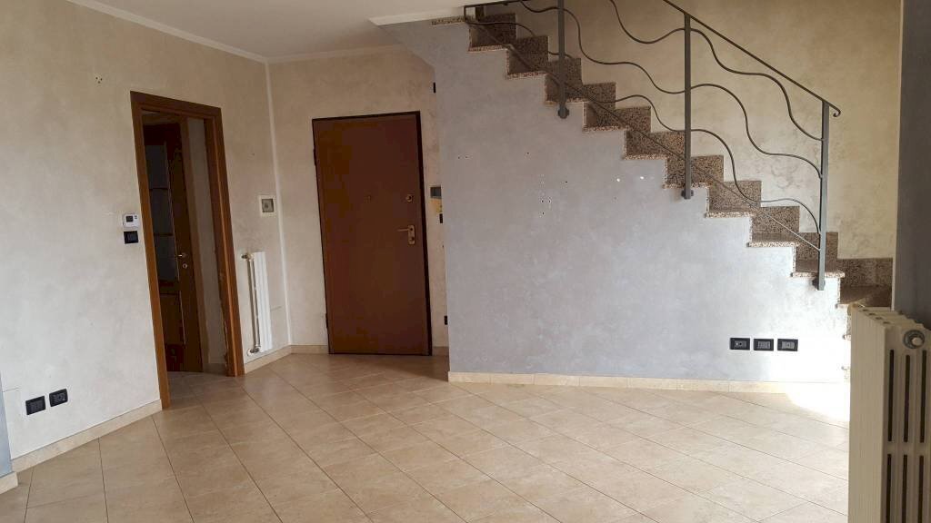 Soggiorno - Attico via Angelo Tasca, 41, Torino - foto 1