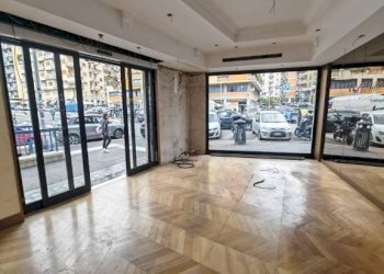 Interno non residenziale - Shop largo dei Colli Albani, Roma - photo 12