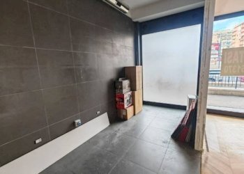 Interno non residenziale - Shop largo dei Colli Albani, Roma - photo 13