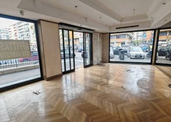 Interno non residenziale - Shop largo dei Colli Albani, Roma - photo 14