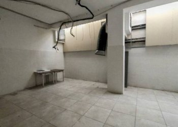 Magazzino - Shop largo dei Colli Albani, Roma - photo 23