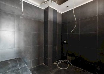 Bagno - Shop largo dei Colli Albani, Roma - photo 34