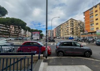 Zona - Shop largo dei Colli Albani, Roma - photo 37