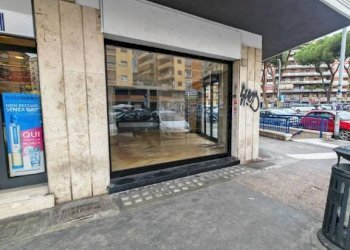 Zona - Shop largo dei Colli Albani, Roma - photo 39