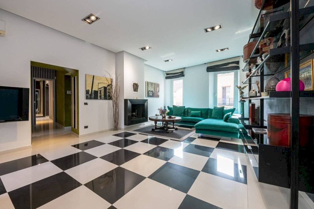 Interno non residenziale - Four-room apartment via Angelo Brunetti, Roma (neighborhood Centro Storico) - photo 2