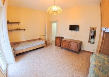 Camera da letto - Bilocale via Capo Spartivento, Roma (zona Lido di Ostia) - foto 11