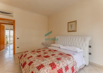 camera da letto - Quadrilocale Via Pordenone 12, Bari - foto 19