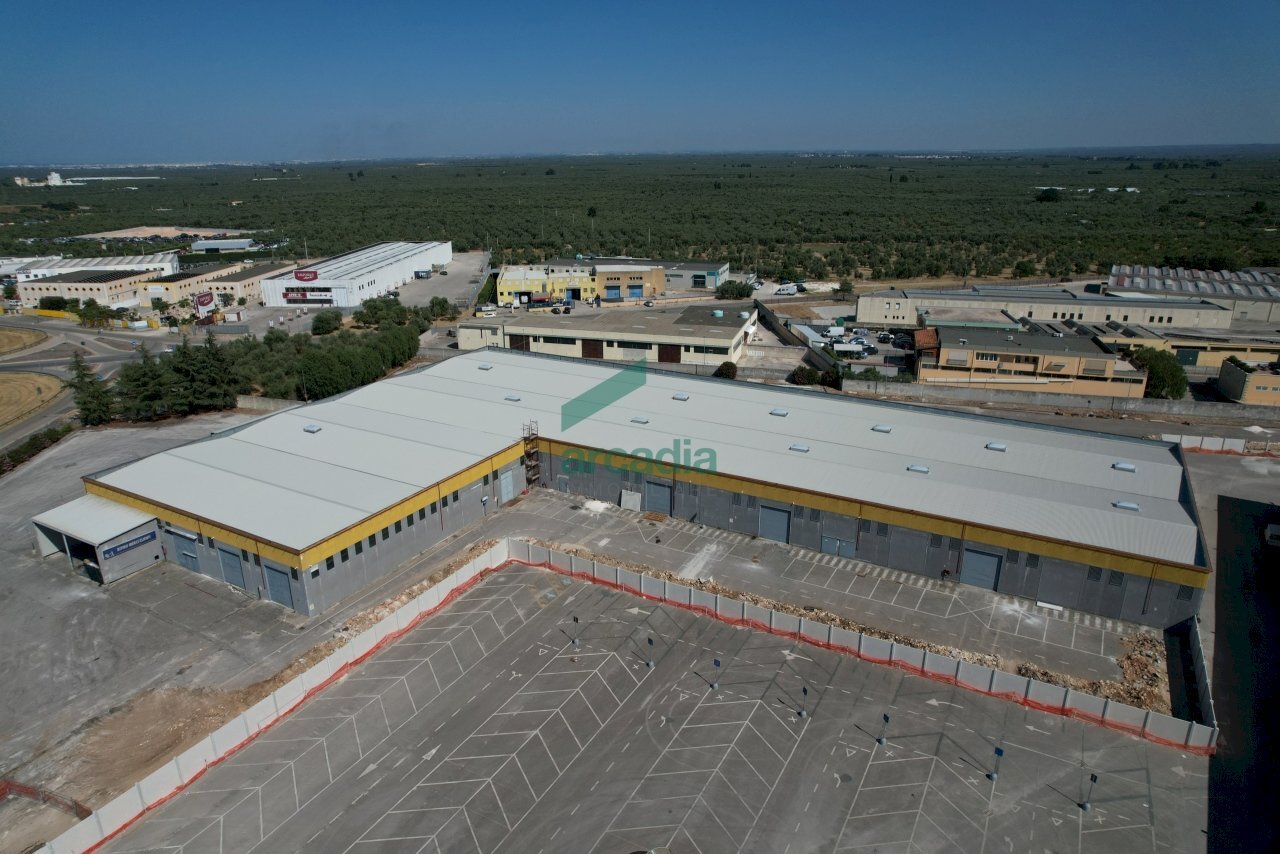 viste - Locale Commerciale SP231 98, Terlizzi - foto 1