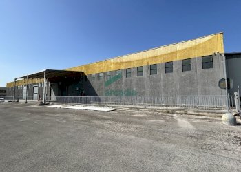 viste - Locale Commerciale SP231 98, Terlizzi - foto 7