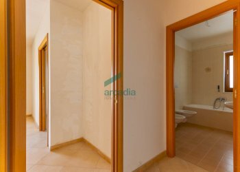 corridoio - Three-room apartment Via Benigno Zaccagnini 1, Bitetto - photo 19