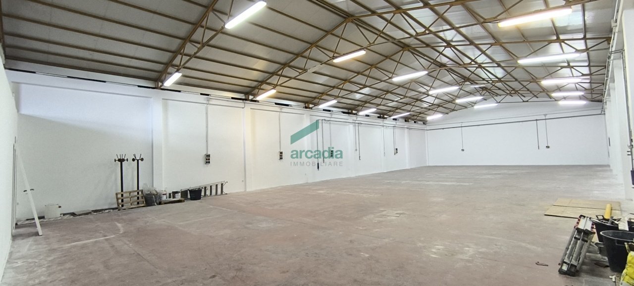 interno - Locale Commerciale S.S. 16 km 810, 800 SN, Triggiano - foto 2