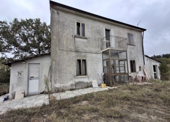 8894bd05-04bd-4cc8-9d7d-bbf17617395b.JPG - Villa Strada Ugrigno 11, Sant'Agata Feltria - foto 1