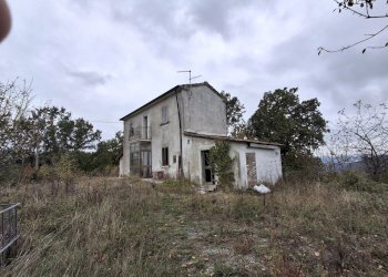 a053d18a-13cf-4342-8991-f338e292392b.JPG - Villa Strada Ugrigno 11, Sant'Agata Feltria - foto 5