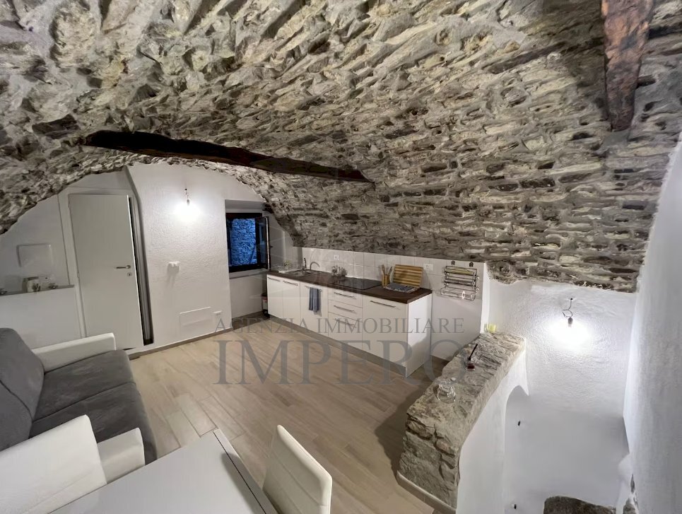 soggiorno e cucina - Bilocale Via Martiri della Liberta, Apricale - foto 3