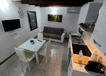 cucina e soggiorno - Bilocale Via San Bartolomeo 15a, Apricale - foto 2