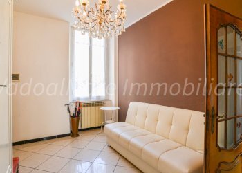 Via Marconi-21.jpg - Quadrilocale Via Guglielmo Marconi 7, Vado Ligure - foto 1