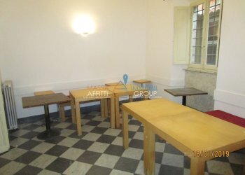 5    sala 4   .JPG - Locale Commerciale Piazza Duomo 3, Massa - foto 6