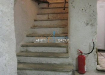 9    SCALE CANTINA    .JPG - Locale Commerciale Piazza Duomo 3, Massa - foto 10