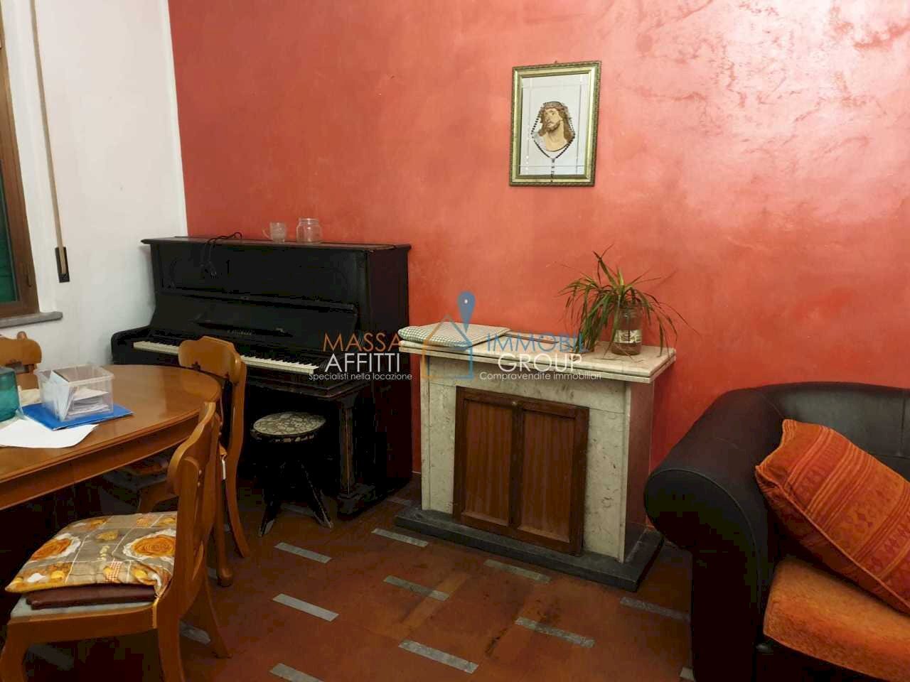 IMG-20251007-WA0023.jpg - Appartamento Viale Roma 55, Massa - foto 2