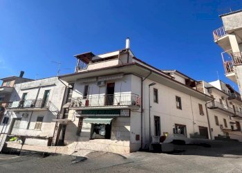 1.jpeg - Trilocale Via Visintini 34, Guidonia Montecelio - foto 2