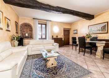 004_Brescia_centro_quadrilocale_sala.jpg - Quadrilocale Brescia - foto 1