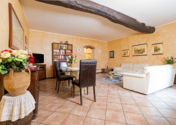 002_Brescia_centro_quadrilocale_sala.jpg - Quadrilocale Brescia - foto 3