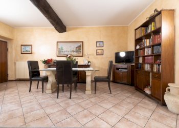 005_Brescia_centro_quadrilocale_sala.jpg - Quadrilocale Brescia - foto 5