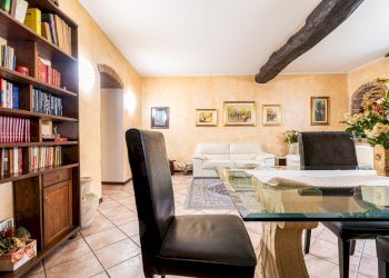 007_Brescia_centro_quadrilocale_sala.jpg - Quadrilocale Brescia - foto 7