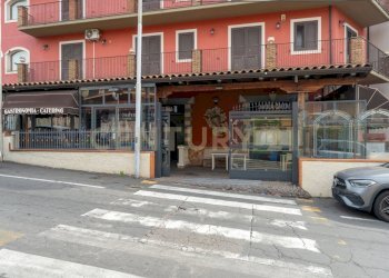 Gastronomia Camporotondo (4).jpg - Pasticceria Viale Papa Giovanni XXIII 46, Camporotondo Etneo - foto 1