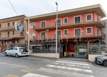 Gastronomia Camporotondo (2).jpg - Pasticceria Viale Papa Giovanni XXIII 46, Camporotondo Etneo - foto 3