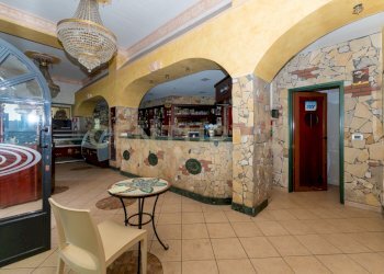 Gastronomia Camporotondo (27).jpg - Pasticceria Viale Papa Giovanni XXIII 46, Camporotondo Etneo - foto 27