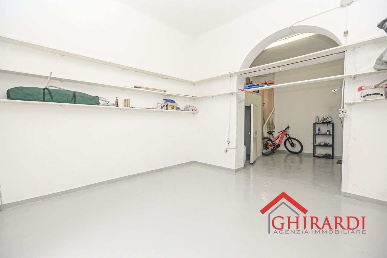 1.1 sala1.jpg - Warehouse VIA GAETANO DONIZETTI  73R, Genova - photo 1