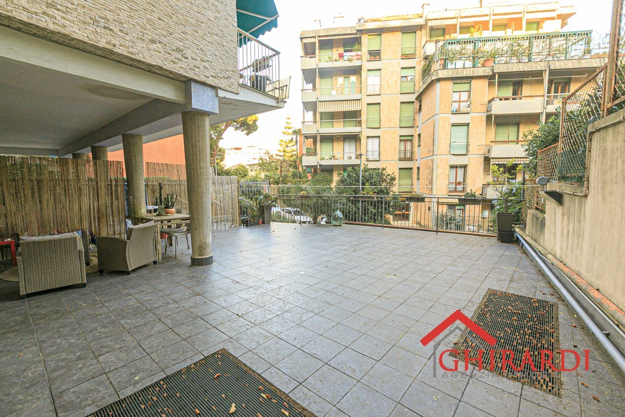 5.0 terrazzo.jpg - Trilocale VIALE MODUGNO 16, Genova - foto 1