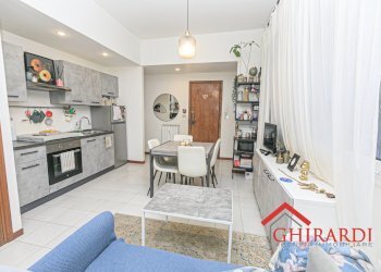 1.4 soggiorno.jpg - Trilocale VIALE MODUGNO 16, Genova - foto 6