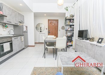 1.5 soggiorno.jpg - Trilocale VIALE MODUGNO 16, Genova - foto 7