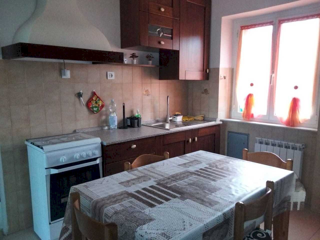 1.0 cucina.jpeg - Appartamento Passo del Cantarena 1, Genova - foto 3