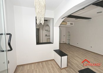 1.1 locale1.jpg - Locale Commerciale VIA VADO 17R, Genova - foto 3