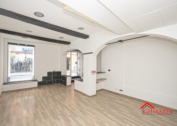 1.6 locale1.jpg - Locale Commerciale VIA VADO 17R, Genova - foto 7