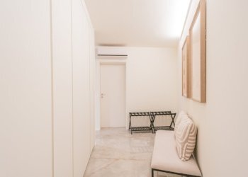 Corridoio zona notte - Bilocale Via Regina, Carate Urio - foto 9