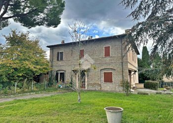 Semi-detached house Via roma, San Giovanni in Marignano - photo 1