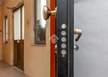 Three-room apartment Via Ivrea, Torino (neighborhood Rebaudengo) - photo 18