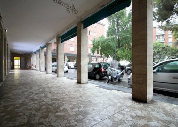 Negozio Piazza Piazza Clodoveo Bonazzi, Bologna (zona Battindarno) - foto 9