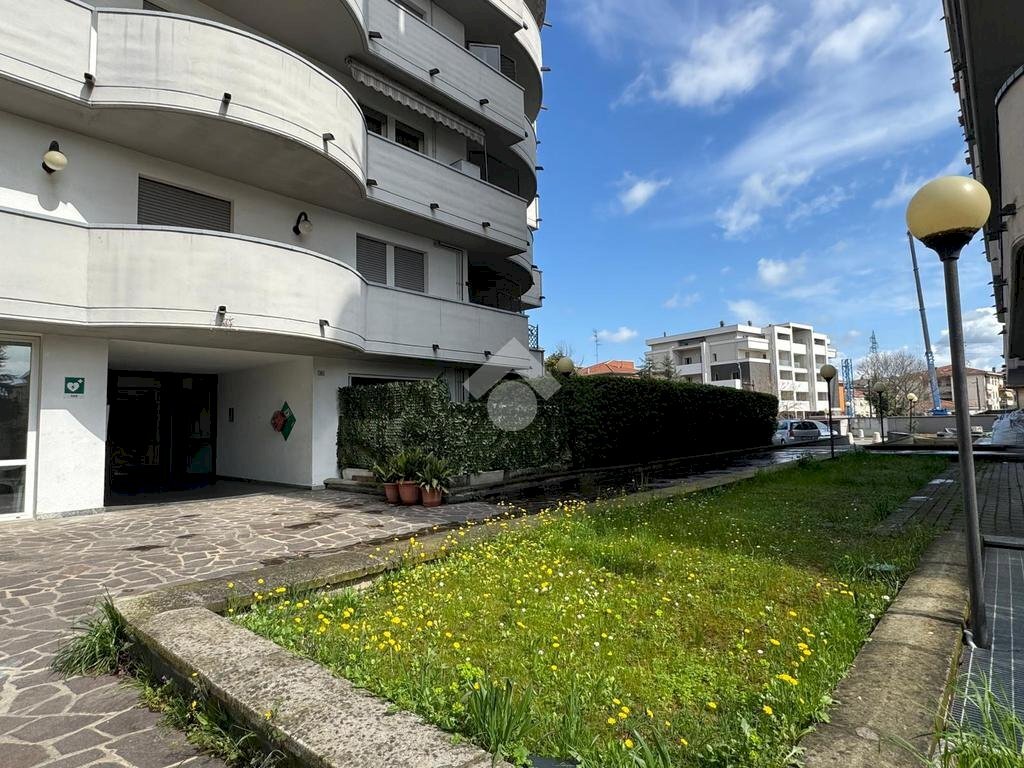 Two-room apartment Via Laudedeo Testi, Parma - photo 1